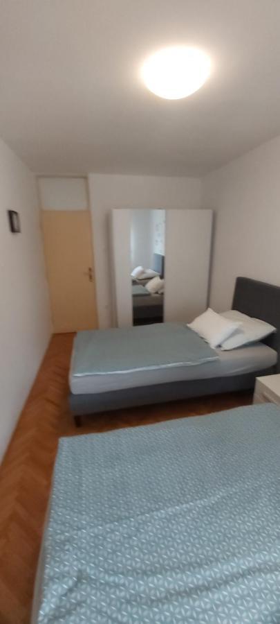 Apartman Val พูลา ภายนอก รูปภาพ